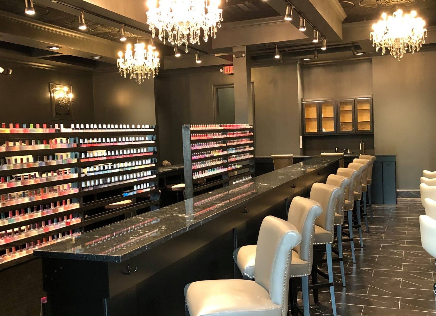Nail bar