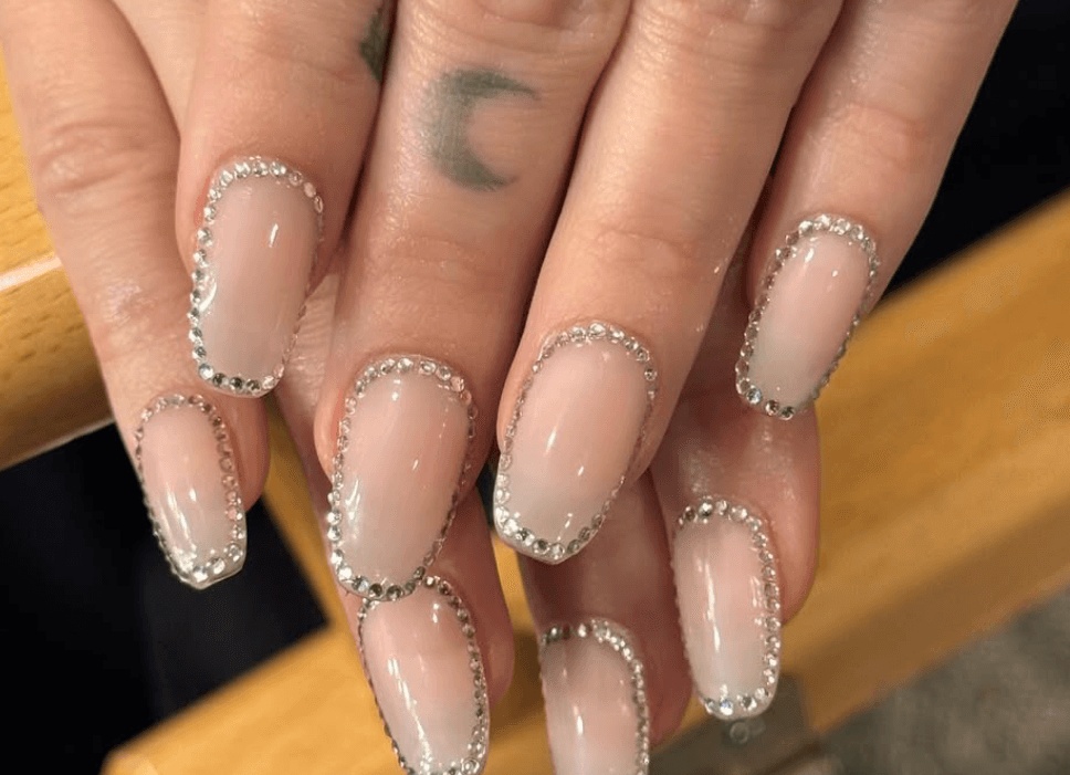 Demi nail