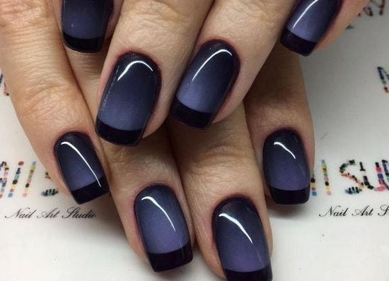 Изысканный маникюр с дизайном кошмачий глаз на короткие ногти формы мягкий квадрат