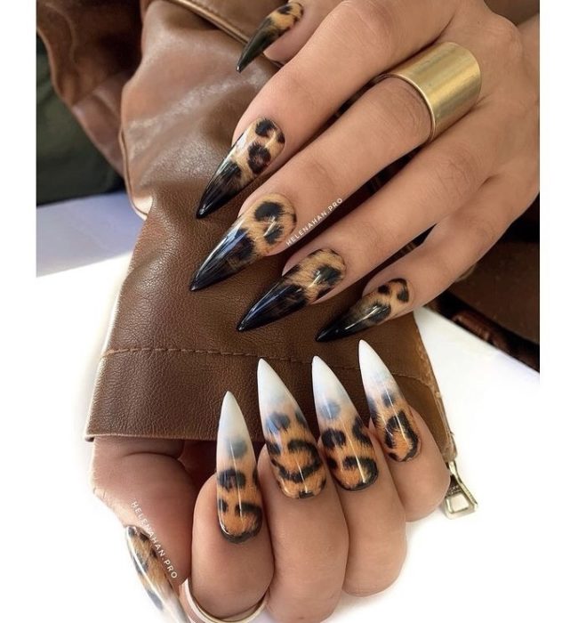 Оригинальный леопардовый дизайн ногтей с черными и белыми кончиками на разных руках
