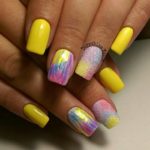 Желто-фиолетовый дизайн ногтей с дизайном Битое стекло и цветным декоративным песком