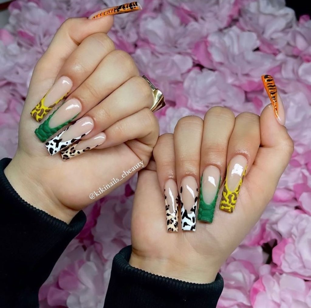 Маникюр с разными цветами на ногтях