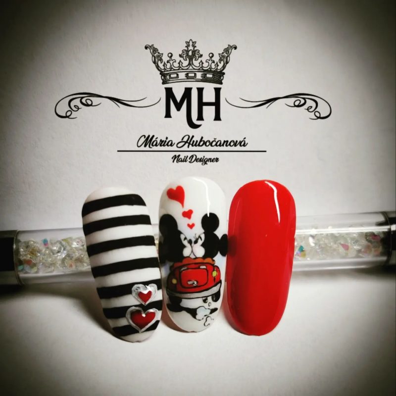 Маникюр «Микки и Минни Маус» в красном, белом и черном цвете с сердечками и 3Д-рисунками
