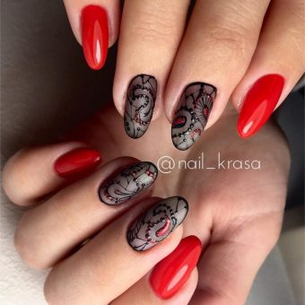 Красно-черный маникюр на овальные ногти с капроовым дизайном
